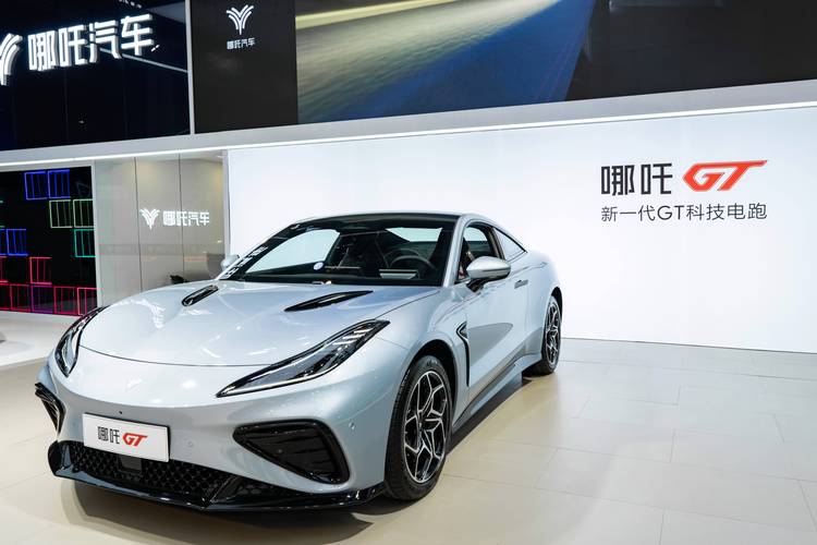 东莞东坑镇欧浩耀企业管理咨询哪吒汽车在智能汽车领域的表现，领途汽车在新能源汽车市场中的影响力