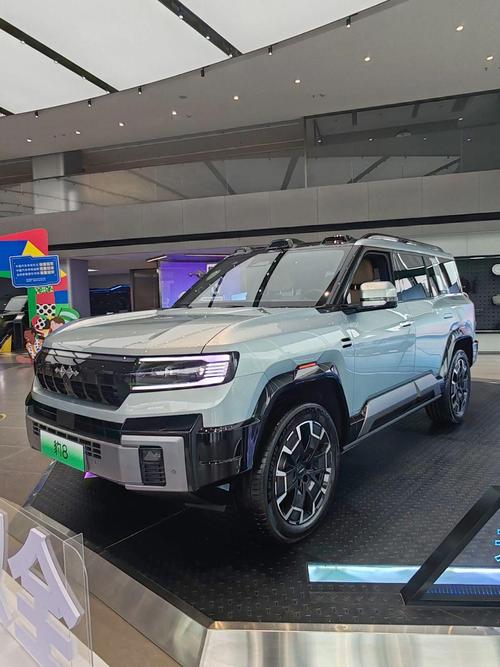 东莞东坑镇欧浩耀企业管理咨询比亚迪方程豹硬派越野的爆款，英菲尼迪35周年与你共成长